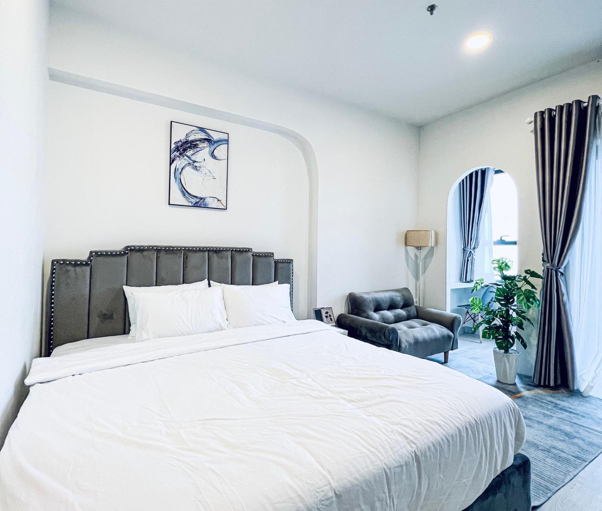 Căn hộ Soho Your House In District 1 Hcmc *